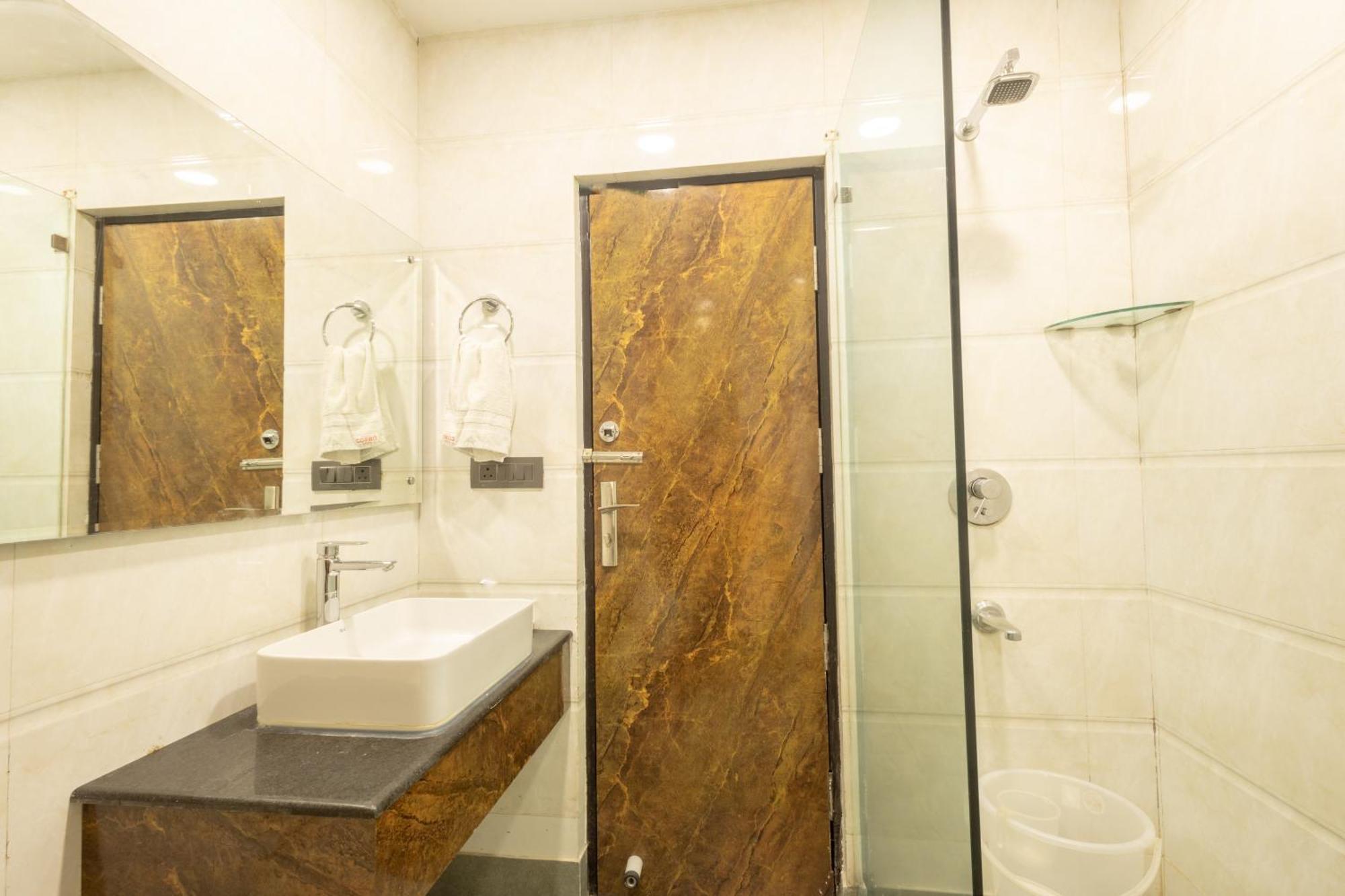 Hotel Cosmo Near Blk Hospital Karol Bagh Delhi Kültér fotó