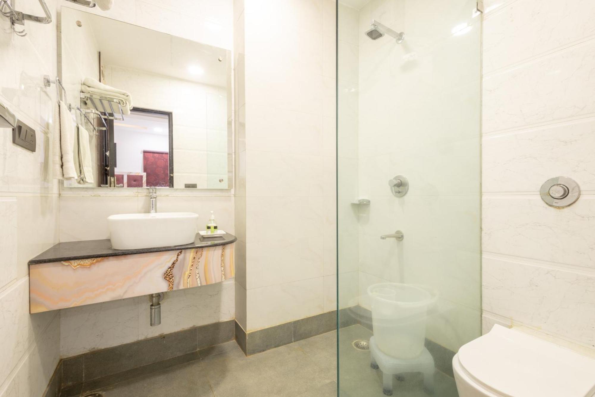 Hotel Cosmo Near Blk Hospital Karol Bagh Delhi Kültér fotó