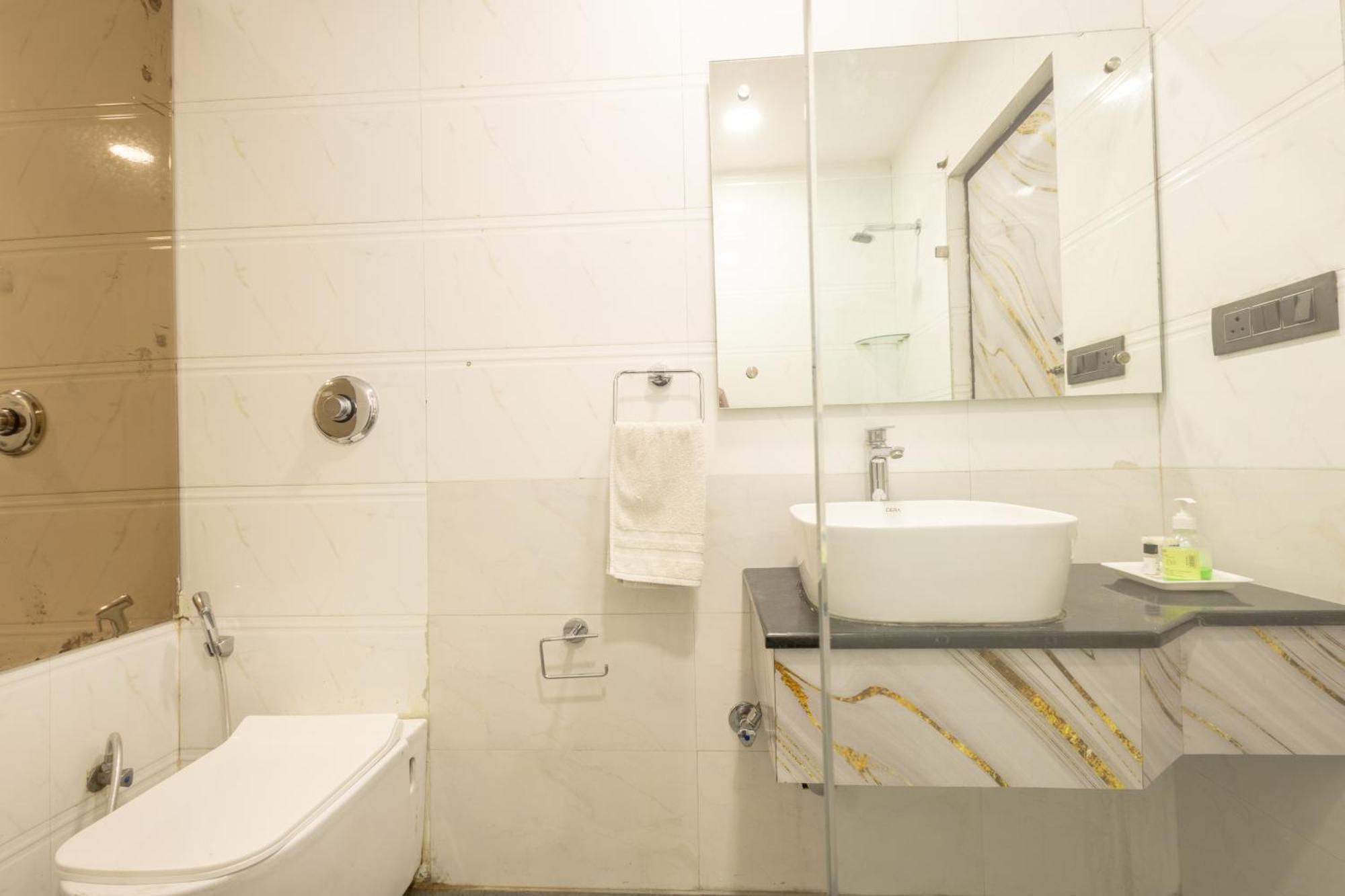 Hotel Cosmo Near Blk Hospital Karol Bagh Delhi Kültér fotó
