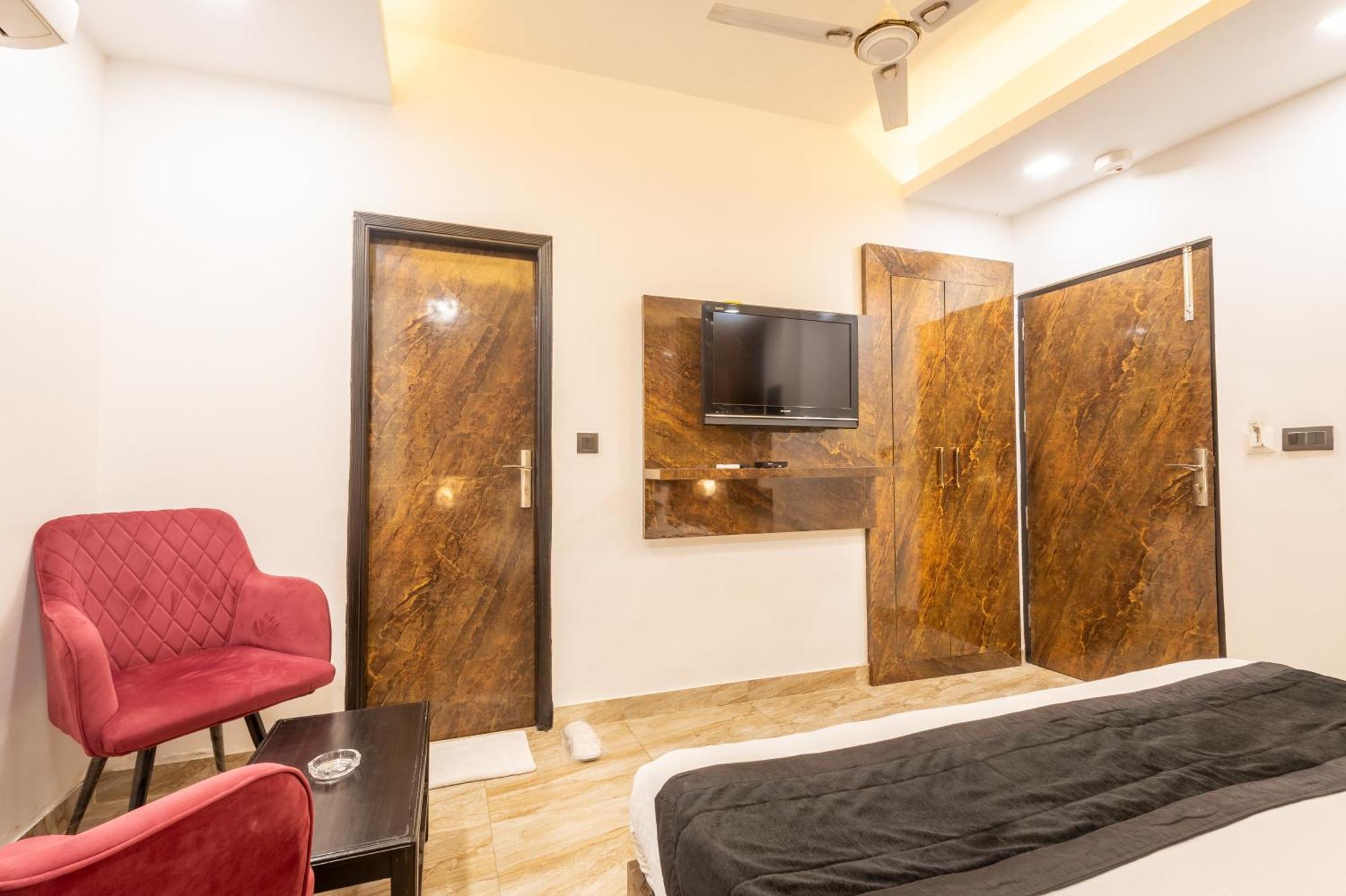 Hotel Cosmo Near Blk Hospital Karol Bagh Delhi Kültér fotó
